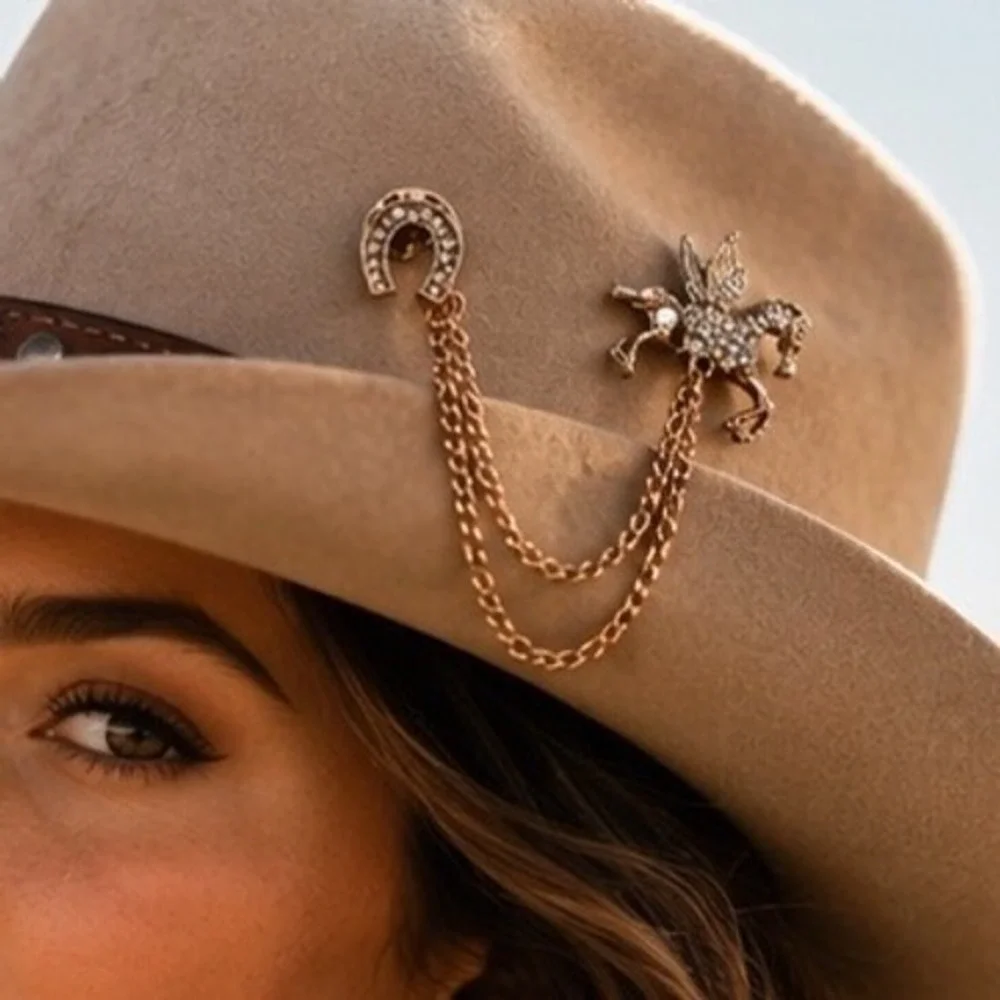 Pegasus & Horseshoe Rhinestone Draped Chain Brooch Collar Pin Hat Accessory